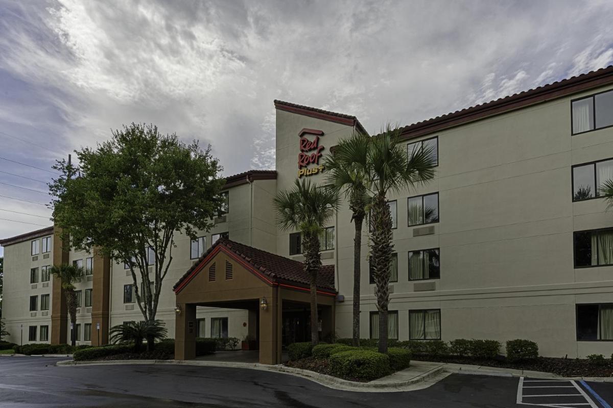 Popular attractions Area Nearby Property